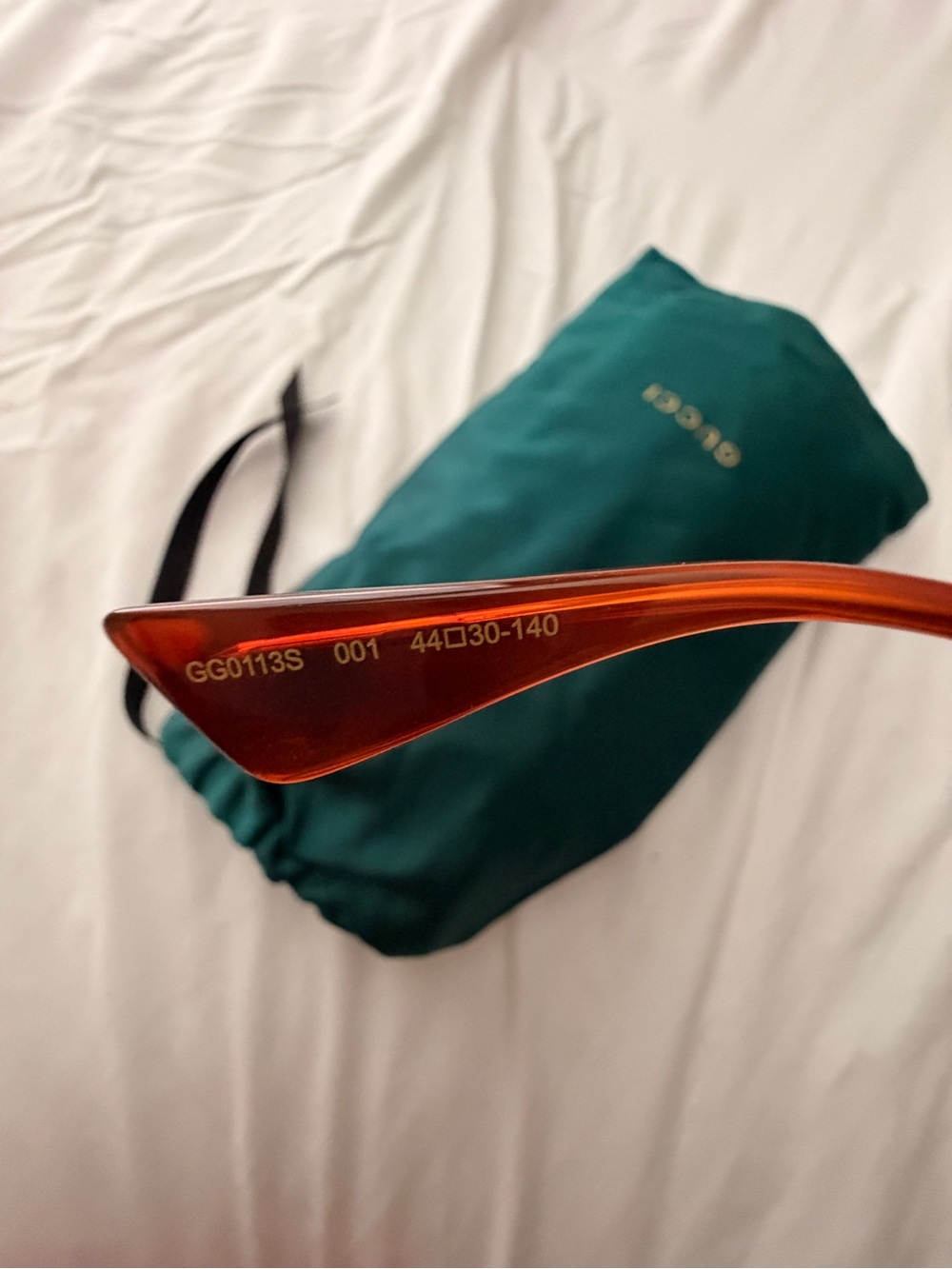 Gucci Black Round 'L'Aveugle Par Amour' Logo Sunglasses with Gold Bridge GG0113S - Picture 10 of 15